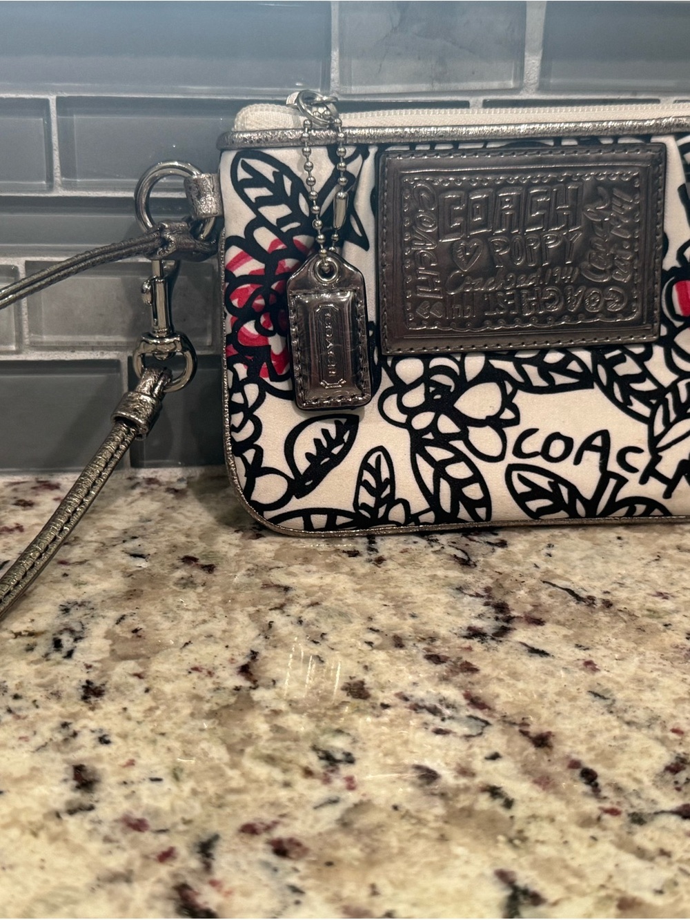 Coach Poppy Graffiti Red Flowers On White & Black Print Floral Pattern - Picture 10 of 12